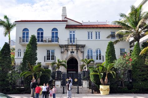 donde esta la casa de versace en miami|Versace mansion Miami reservations.